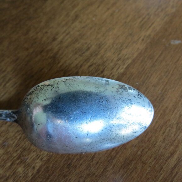 Chantelaine (1894) by Lunt Silver Teaspoon Sterling "Arthur 1895" In Bowl - Picture 7 of 9